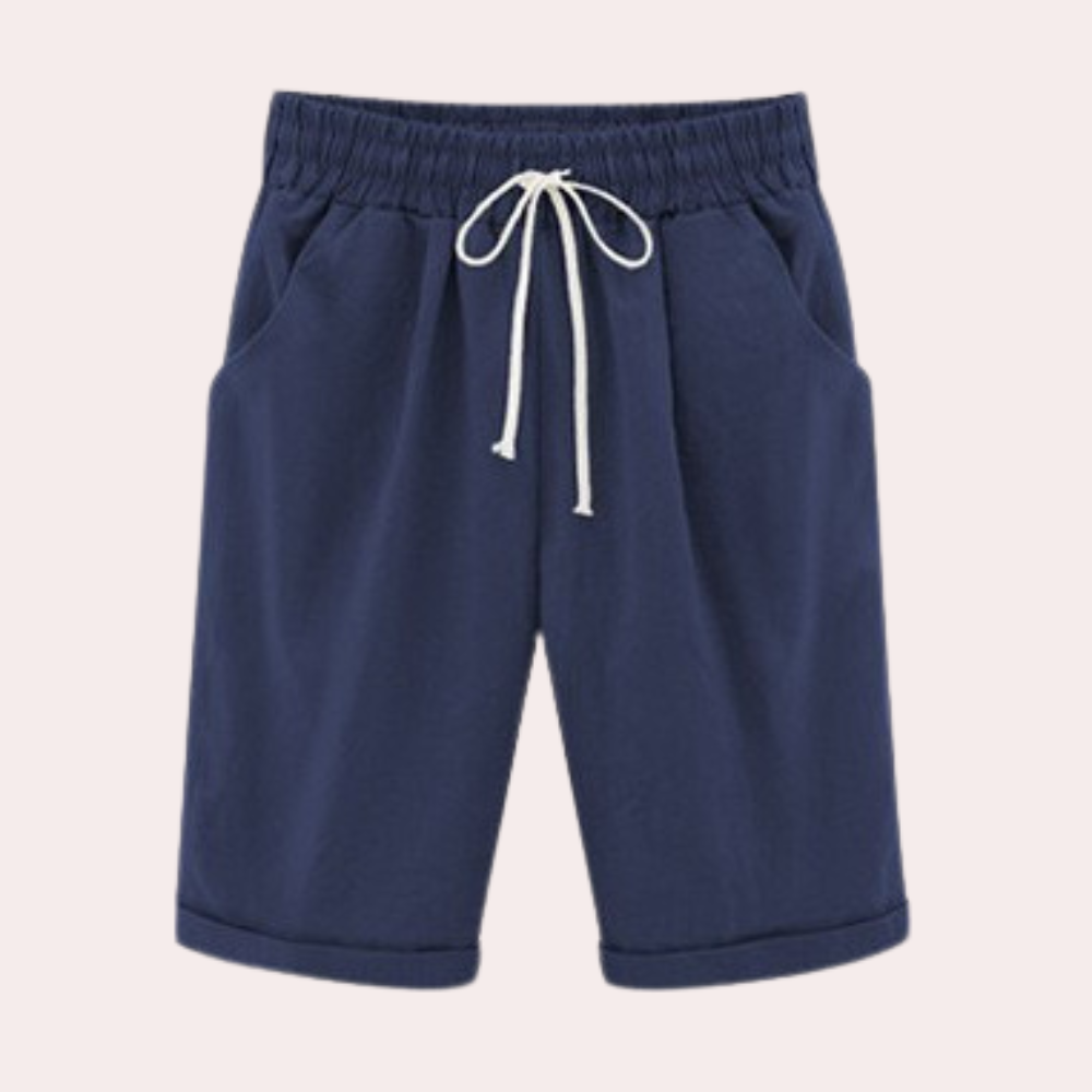 Xenia - Essential casual shorts for women