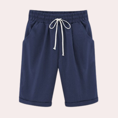 Xenia - Essential casual shorts for women