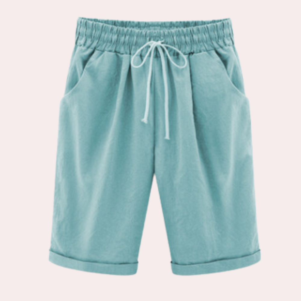 Xenia - Essential casual shorts for women