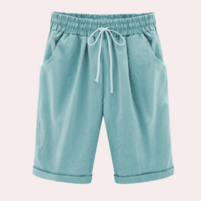 Xenia - Essential casual shorts for women