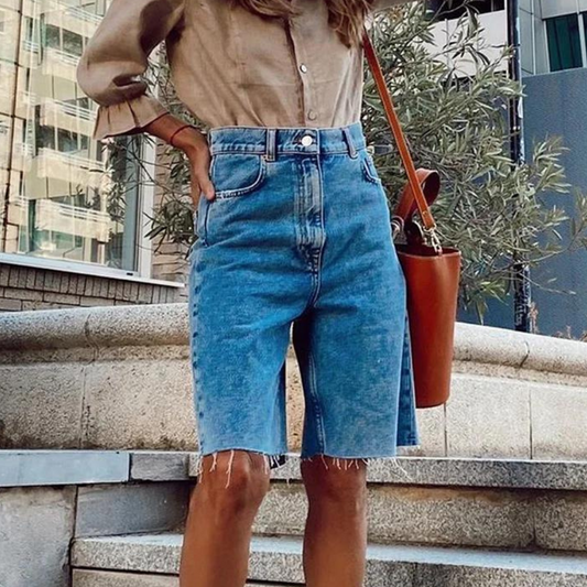 Dora - High-waisted shorts for casual women