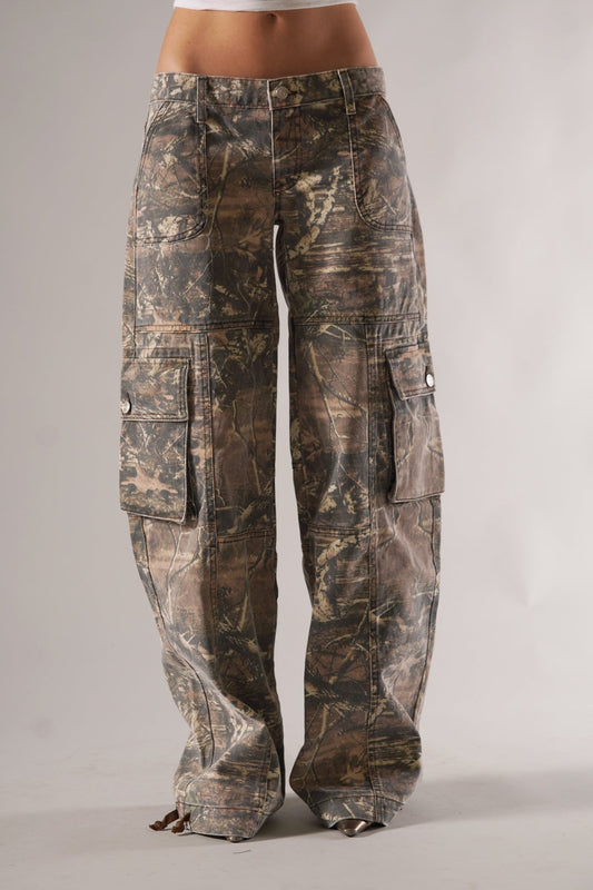 Camouflage cargo pants for ladies