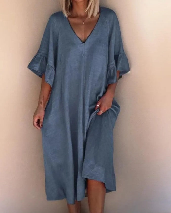 LP | Sleek, loose-fitting dress with plain V-neckline