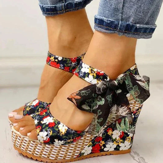 Ana® | Sandals with wedge heel and floral motif