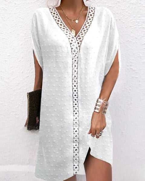 LP | Elegant casual dress with V-neck, delicate lace and half sleeves