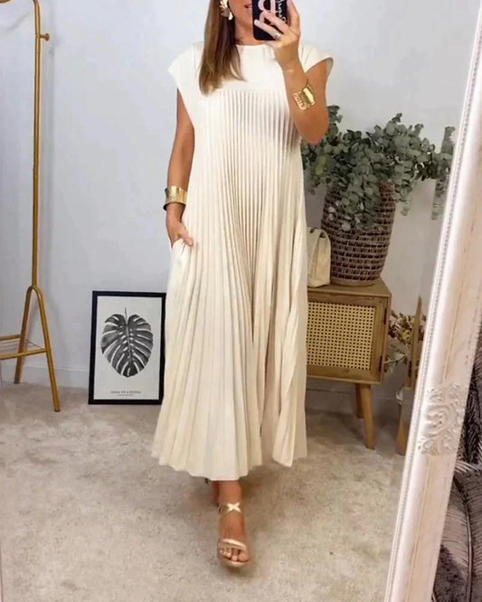 LD Sleeveless dress with pleats