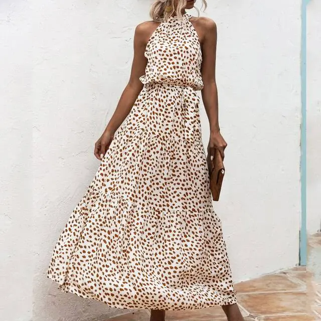 LP | Strapless maxi dress with floral print.