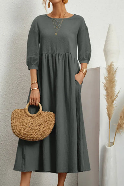 LP | Simple casual dress with O-neckline and A-line.