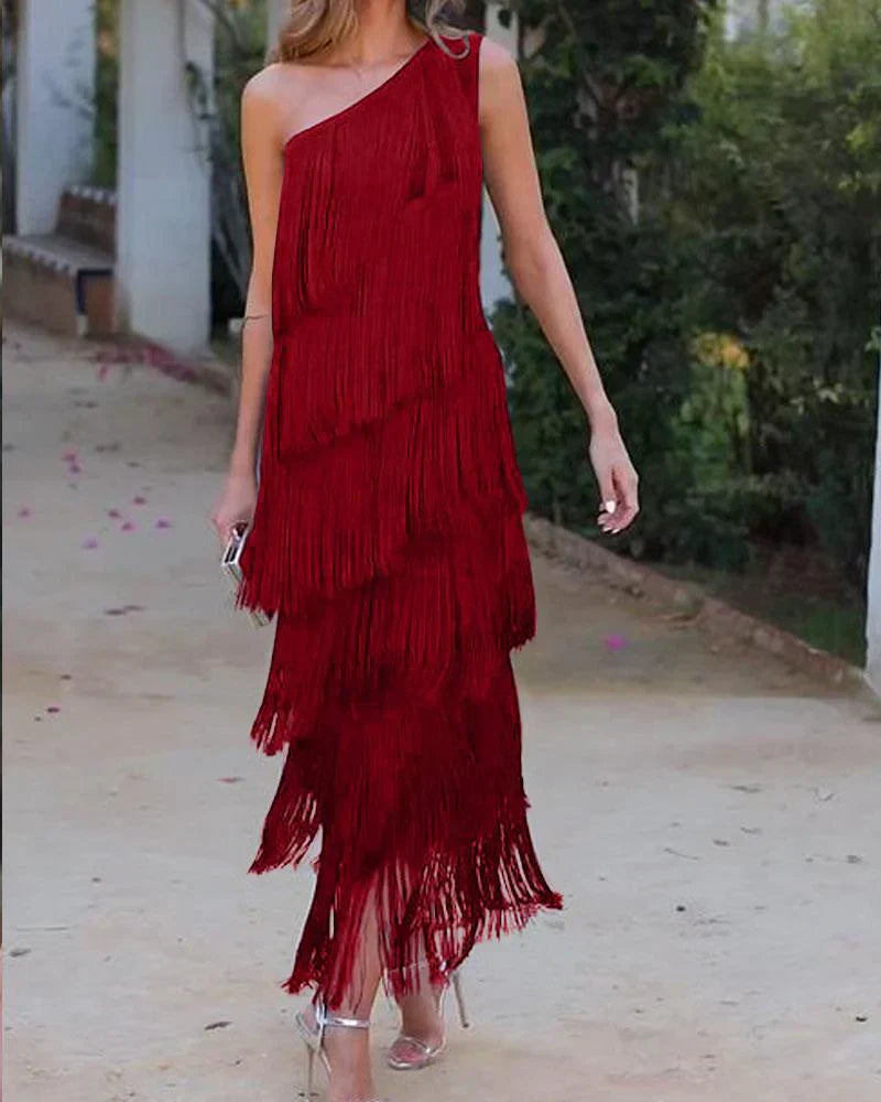 LP | Elegant dress with ruffles and bare shoulders