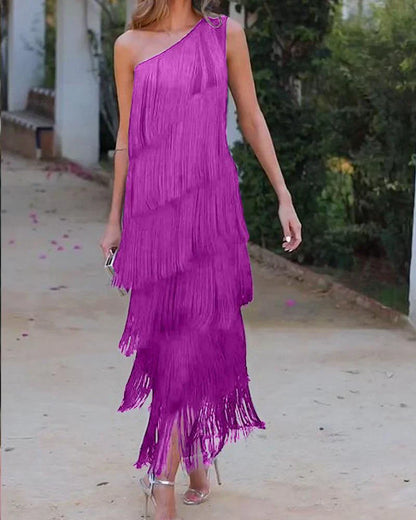LP | Elegant dress with ruffles and bare shoulders