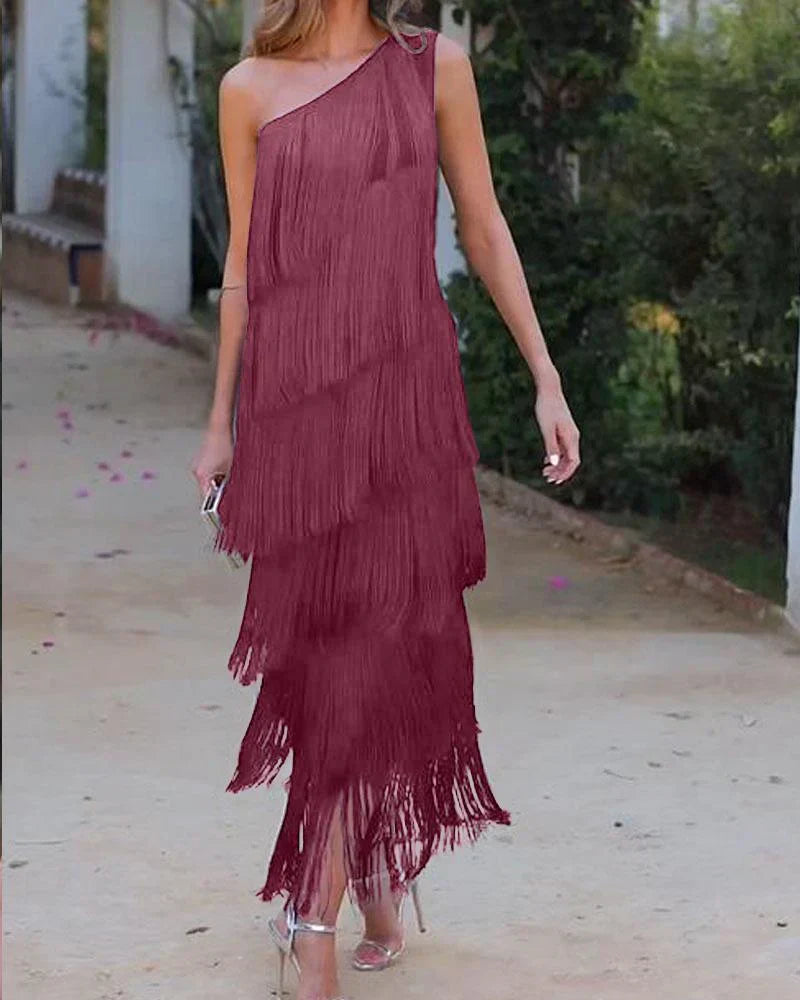 LP | Elegant dress with ruffles and bare shoulders