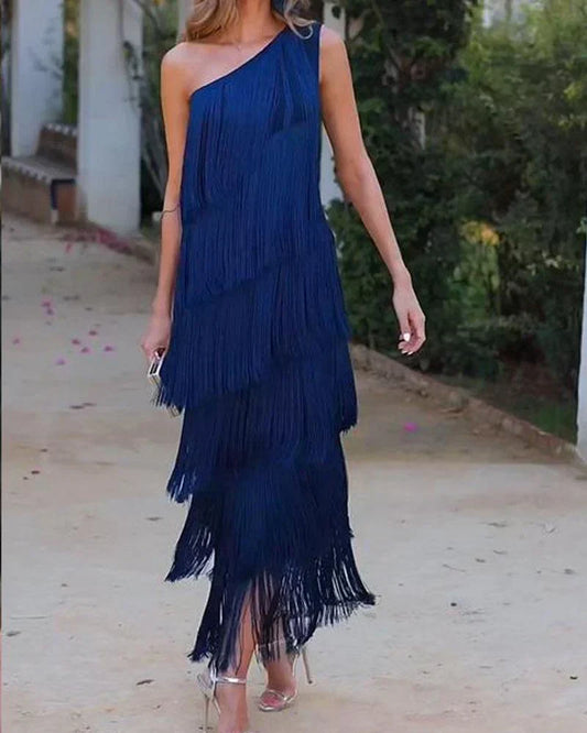 LP | Elegant dress with ruffles and bare shoulders