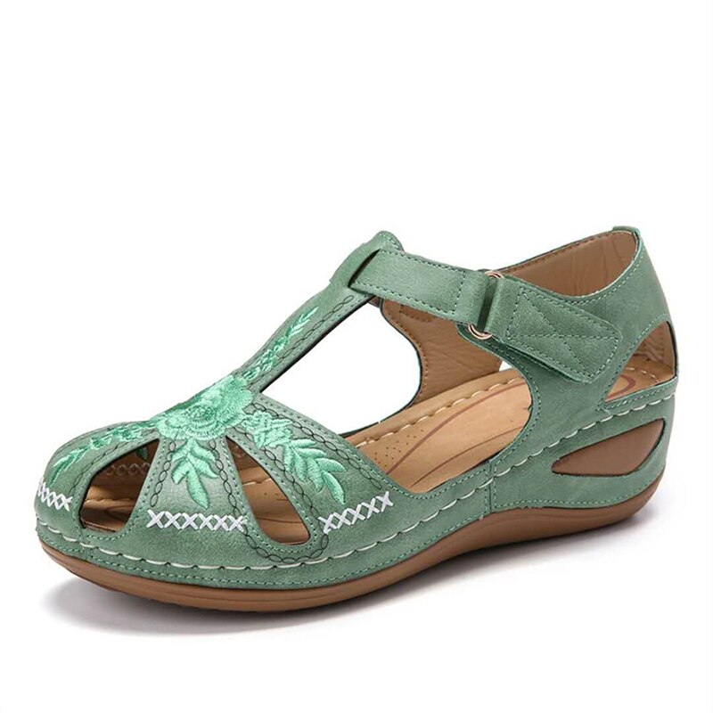 LP | Lively and light sandals
