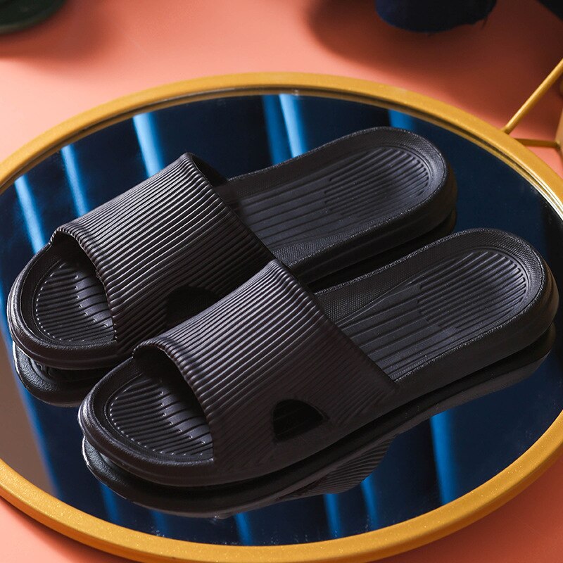DiamondSlippers I Women's bath slippers