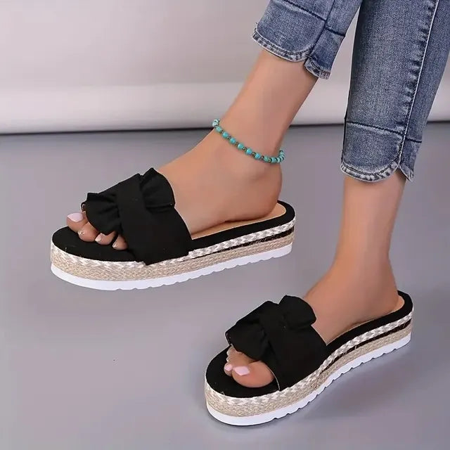 LP | generic, relaxed and elegant sandals