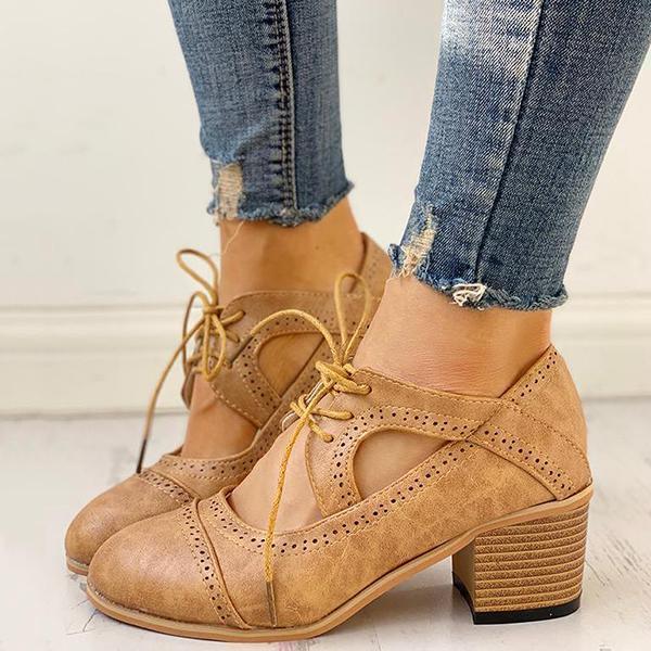 LP | Retro lace-up shoes with cut-outs