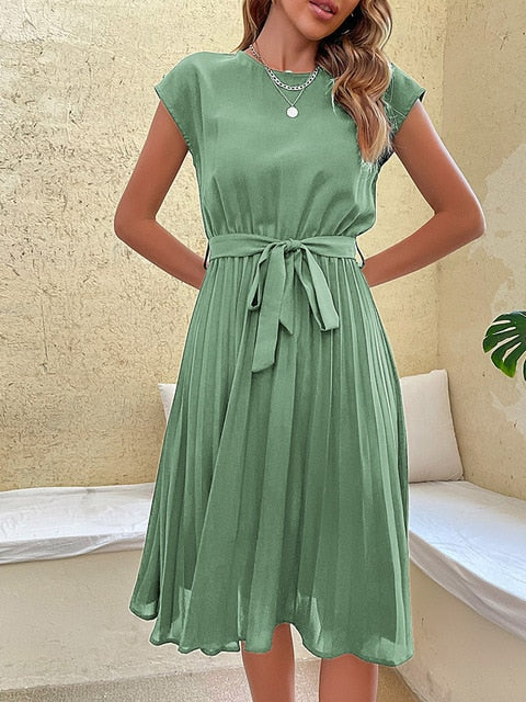 LP | Short-sleeved summer dress with pleats