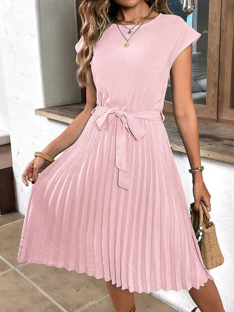 LP | Short-sleeved summer dress with pleats