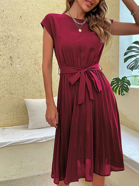 LP | Short-sleeved summer dress with pleats