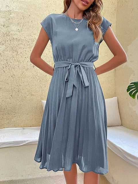 LP | Short-sleeved summer dress with pleats