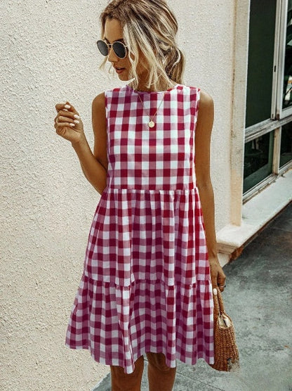 LP | Women's fitted dress with fashionable round neckline and pastel plaid skirt