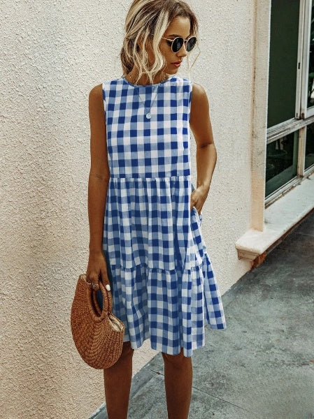 LP | Women's fitted dress with fashionable round neckline and pastel plaid skirt