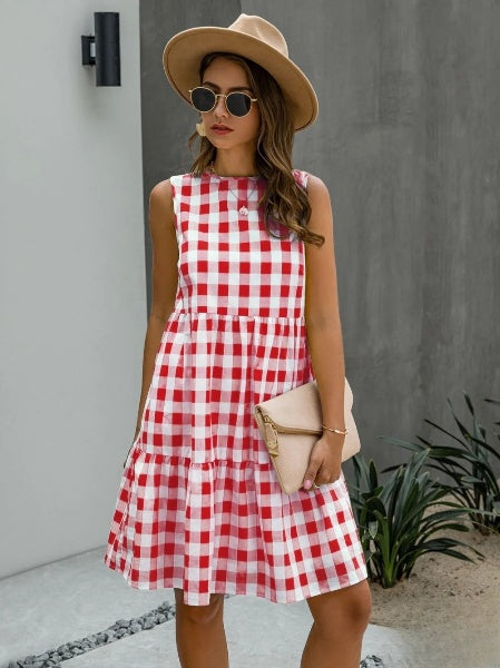 LP | Women's fitted dress with fashionable round neckline and pastel plaid skirt