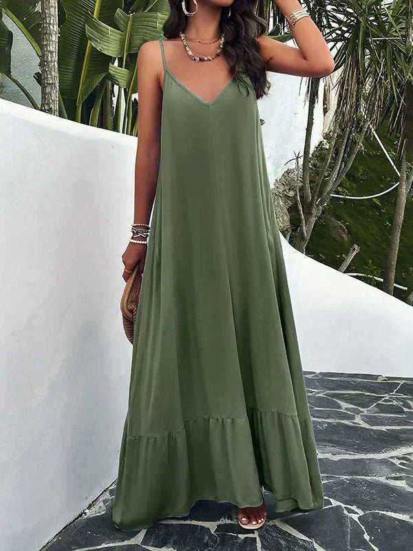 LP | Sleeveless long dresses with pleats in solid color.