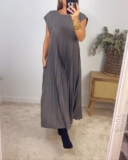 LP | Simple dress with pleats
