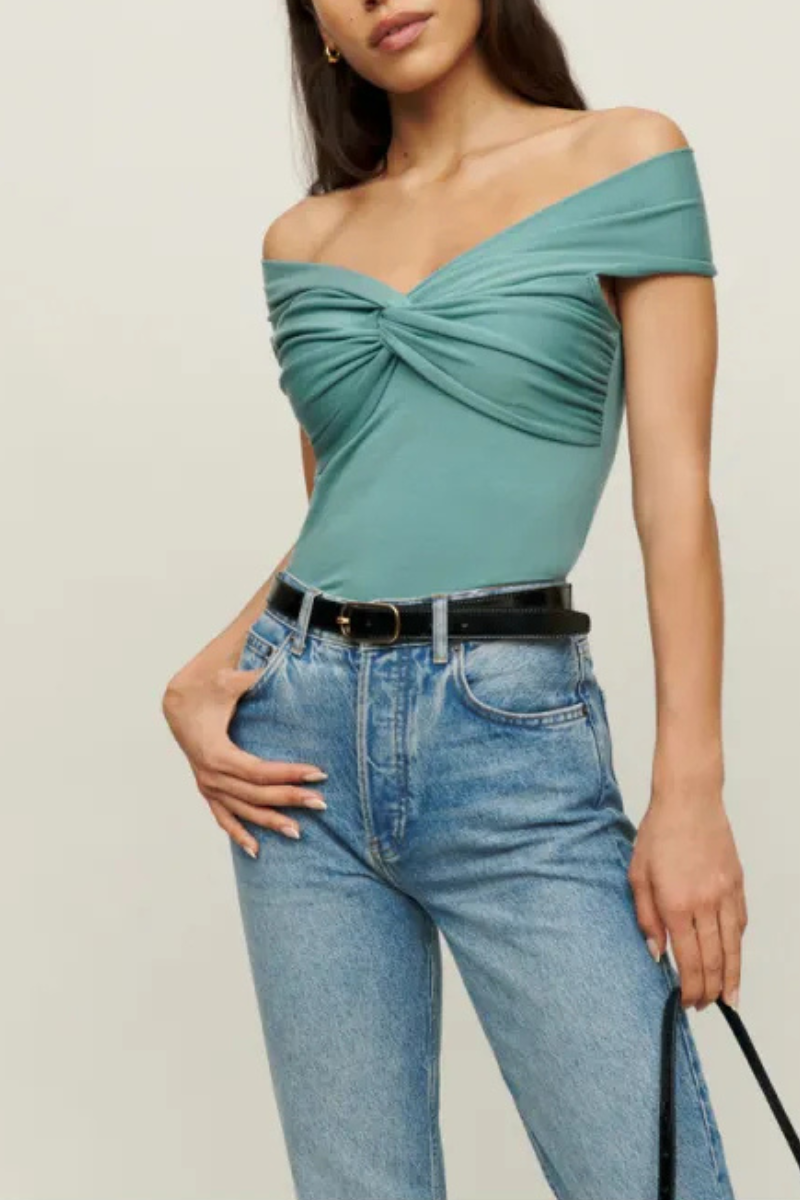 Leocadia | Summer  V-neck Knitted Off-shoulder Slimfit top