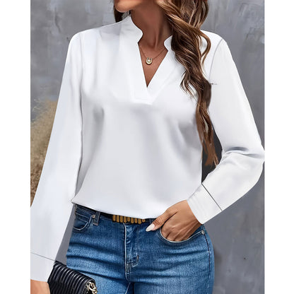 Loose-fitting shirt - V-neck and comfortable fit