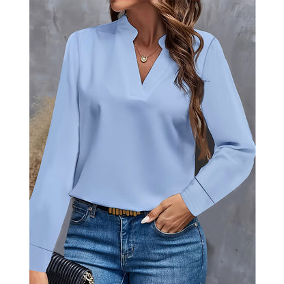 Loose-fitting shirt - V-neck and comfortable fit