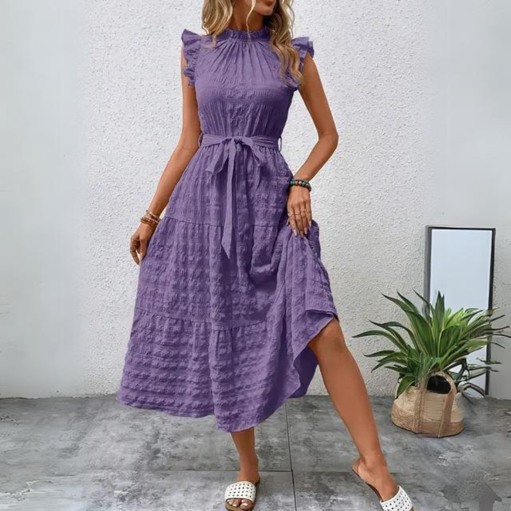LP | Detailed dress with fabric belt