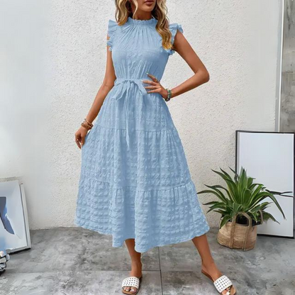 LP | Detailed dress with fabric belt