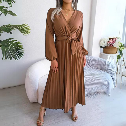LP | Elegant dress with fabric belt
