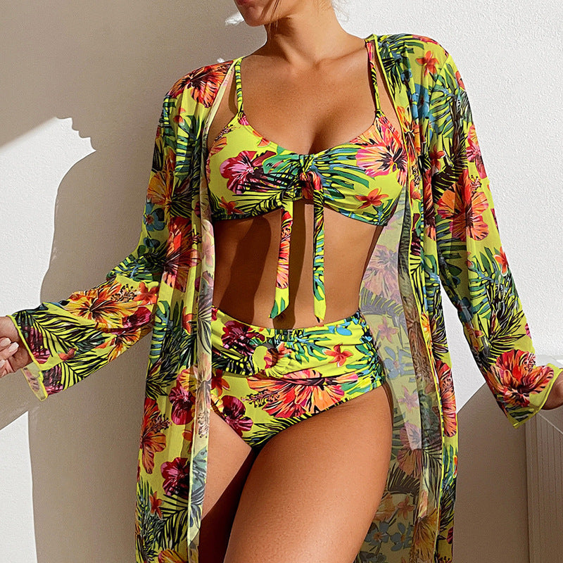 Bikini with floral print and overlay