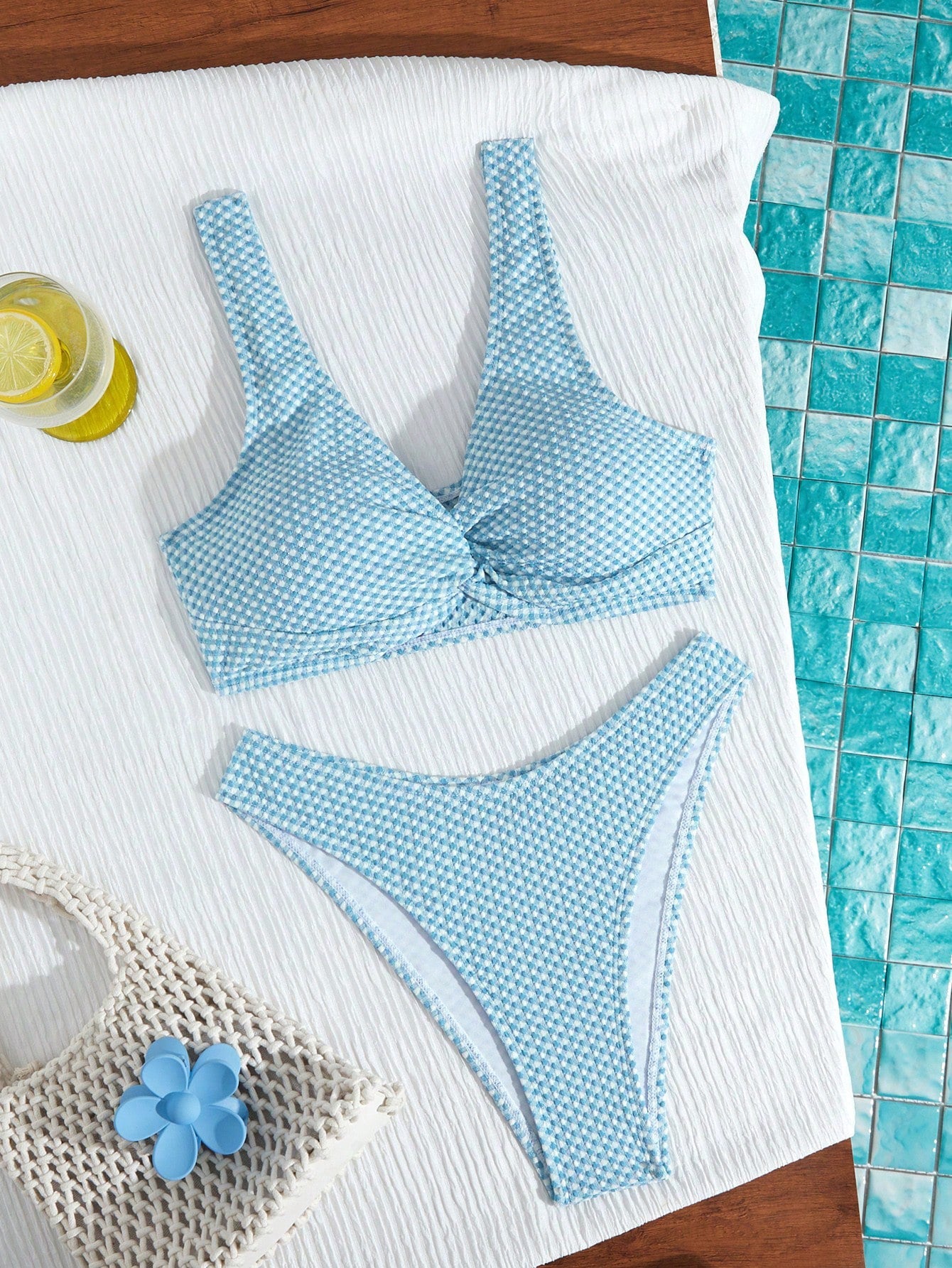 Unobtrusive and Elegant Swimsuit