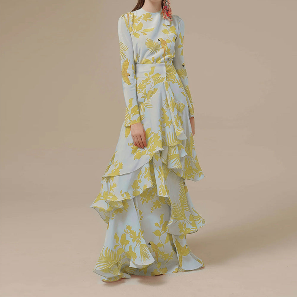 LP | Fashionable dress with ruffles