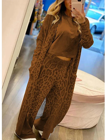 Janice - Outfit featuring a leopard-print cardigan, long-sleeved bag and elastic-waist pants