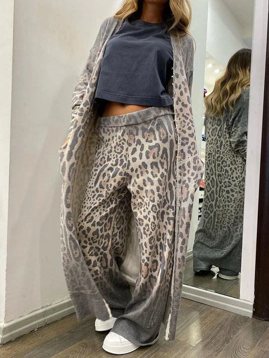 Janice -Long-sleeved jacket and elasticated waistband pants with leopard print