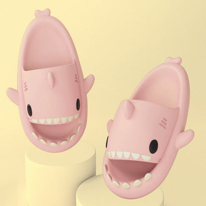 SharkToes™ : Sandals with shark design
