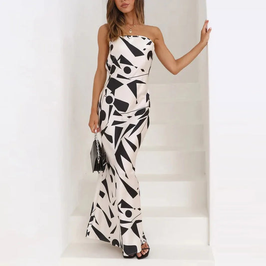 Maxi dress close-to-the-shoulder with geometric print