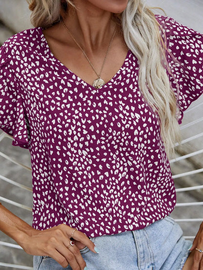 LP | Short-sleeved summer blouse with slim fit and no collar