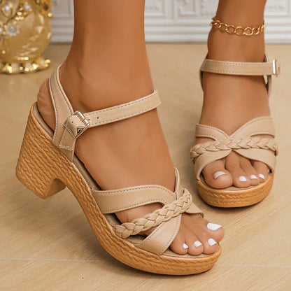 LP | Light and airy summer sandals