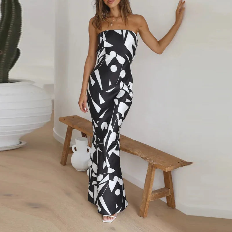 Maxi dress close-to-the-shoulder with geometric print