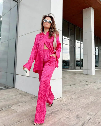 Beatrice - Elegant blouse with single row of buttons and wide-leg pants