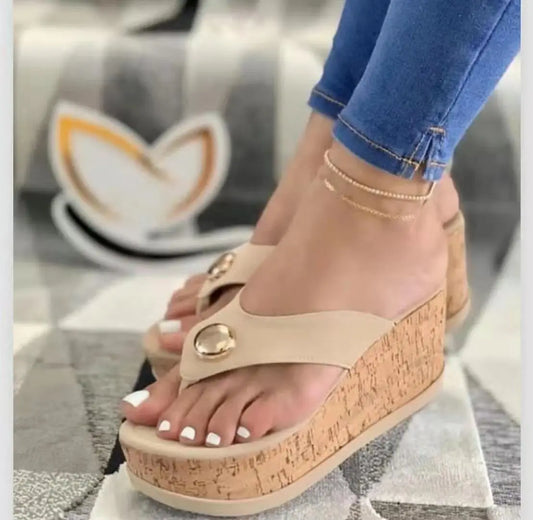LP | classical and airy sandals