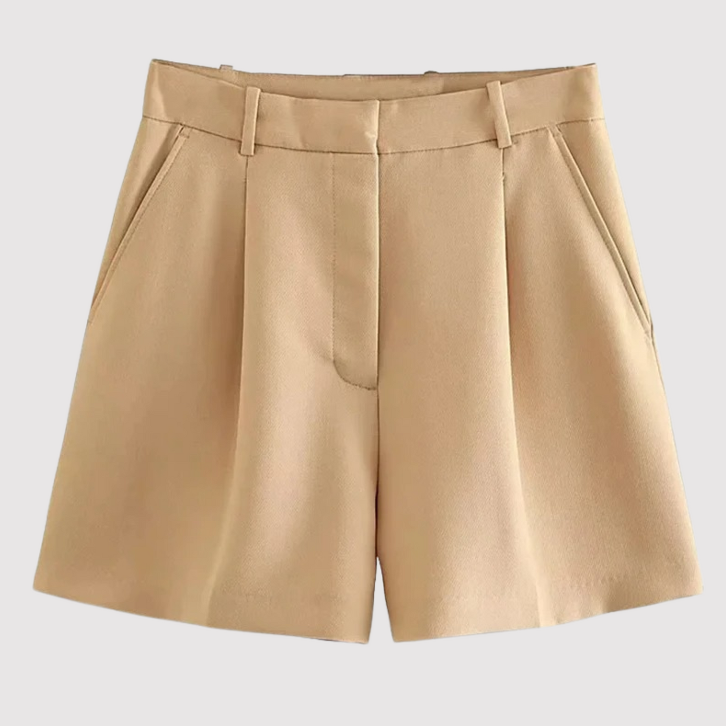 Fashionable shorts with high waist