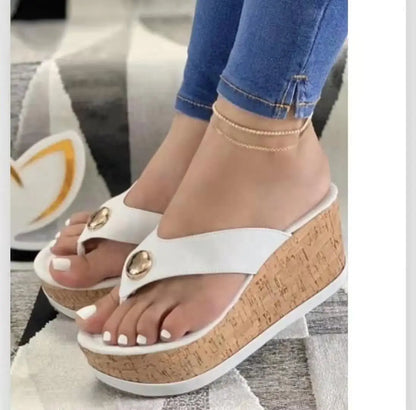 LP | classical and airy sandals
