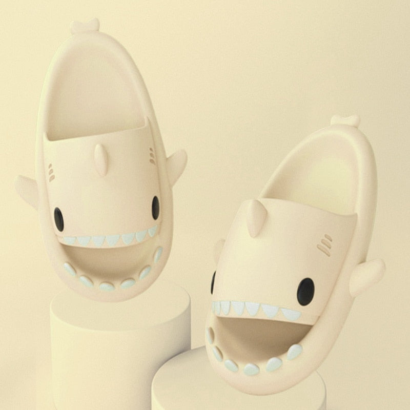 SharkToes™ : Sandals with shark design